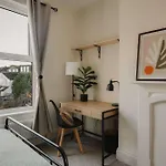 Spacious Three Bedroom House With Garden Casa de Férias *