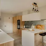 Spacious Three Bedroom House With Garden *