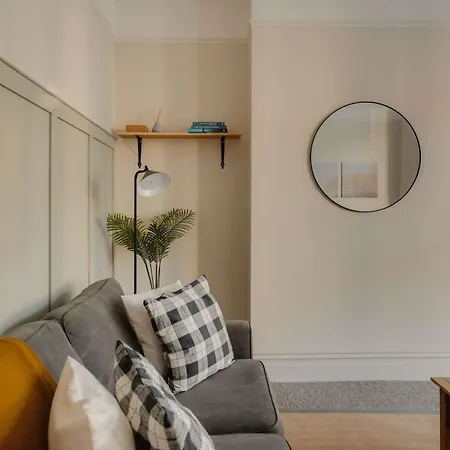 度假居 Spacious Three Bedroom House With Garden *