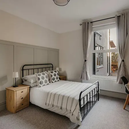 度假居 Spacious Three Bedroom House With Garden