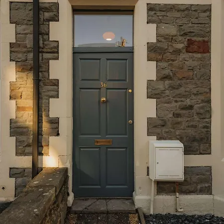 Vakantiehuis Spacious Three Bedroom House With Garden *