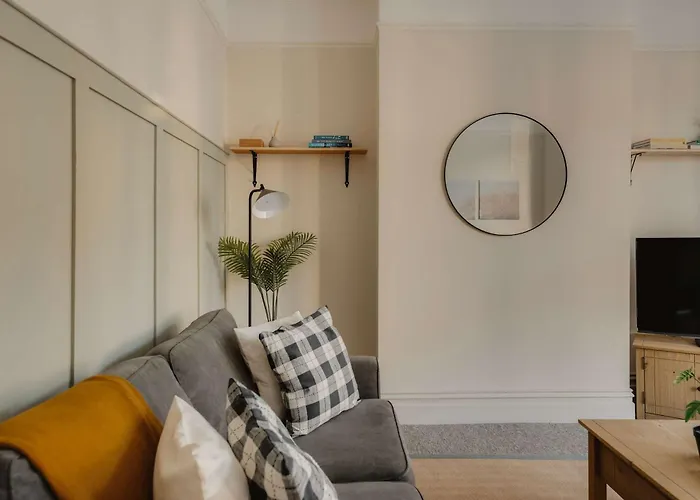 度假居 Spacious Three Bedroom House With Garden *