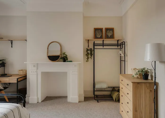 度假居 Spacious Three Bedroom House With Garden *