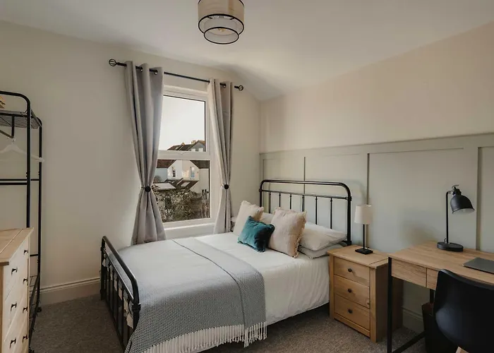 度假居 Spacious Three Bedroom House With Garden *