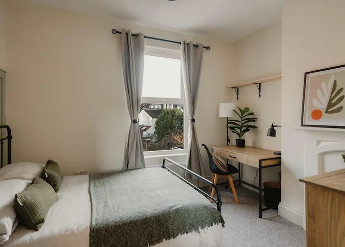 Spacious Three Bedroom House With Garden Tatil Evi