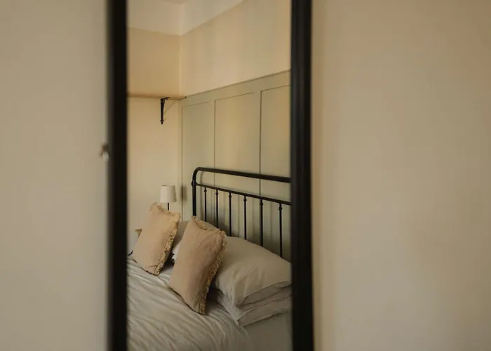 Spacious Three Bedroom House With Garden * 布里斯托