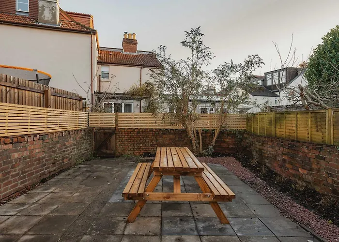 度假居 Spacious Three Bedroom House With Garden *